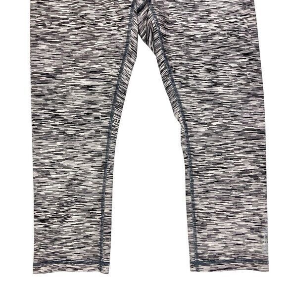 Reebook Athletic Capri Leggings XS Printed Gray Yoga Pilates Workout Gym Pull On - Picture 3 of 13